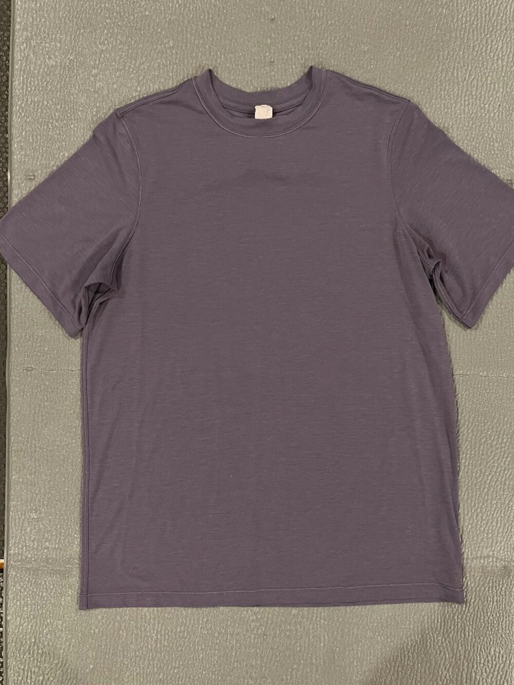 Lululemon Women's Short Sleeve Crew Neck Athletic Tee, Size 0
